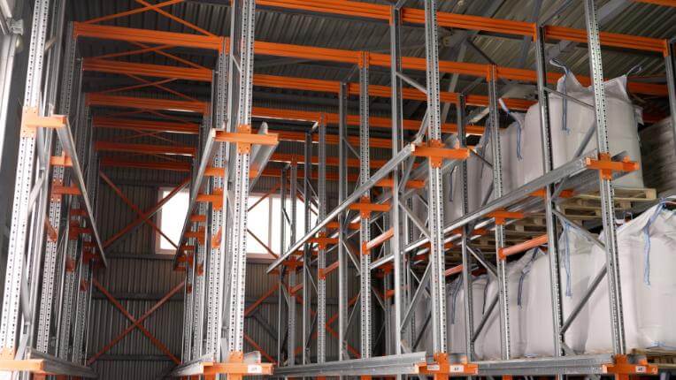 heavy-duty-cantilever-racking